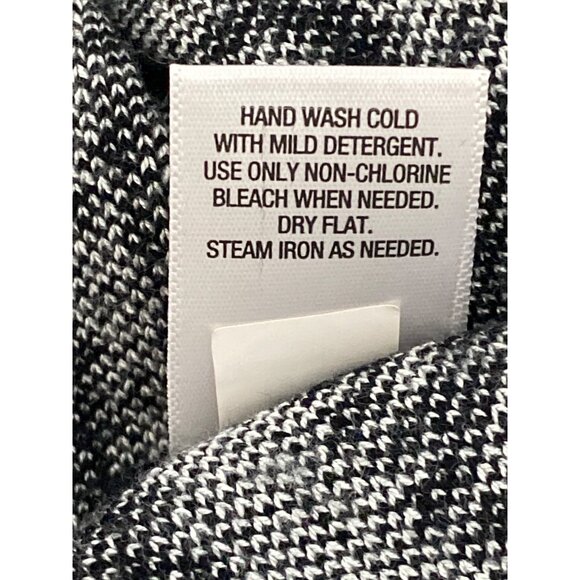 Black & White Floral Print‎ 3/4 Sleeve Knit Dress With A-Line Silhouette - Picture 10 of 11